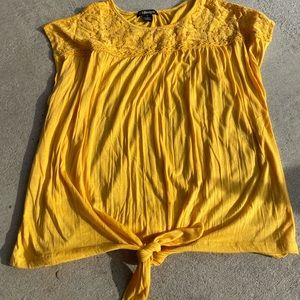 This is a beautiful yellow shirt!